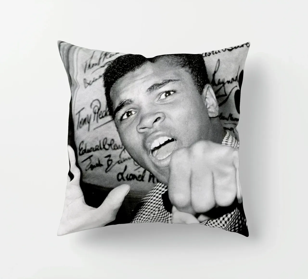 Muhammad Ali - The Greatest cuscino da Gallery Print and Art Limited