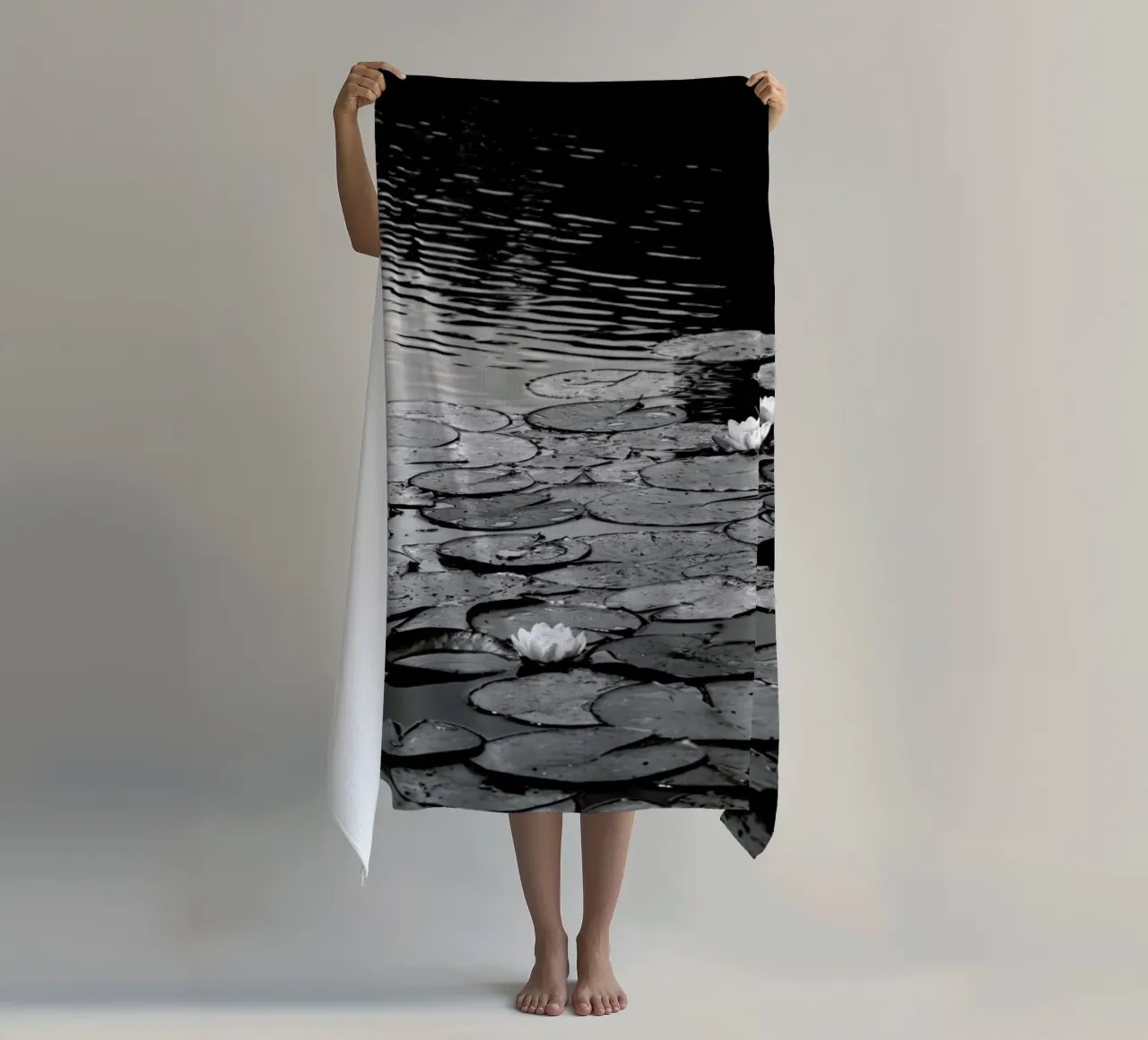 Floating on the Water telo mare da Studio Nahili