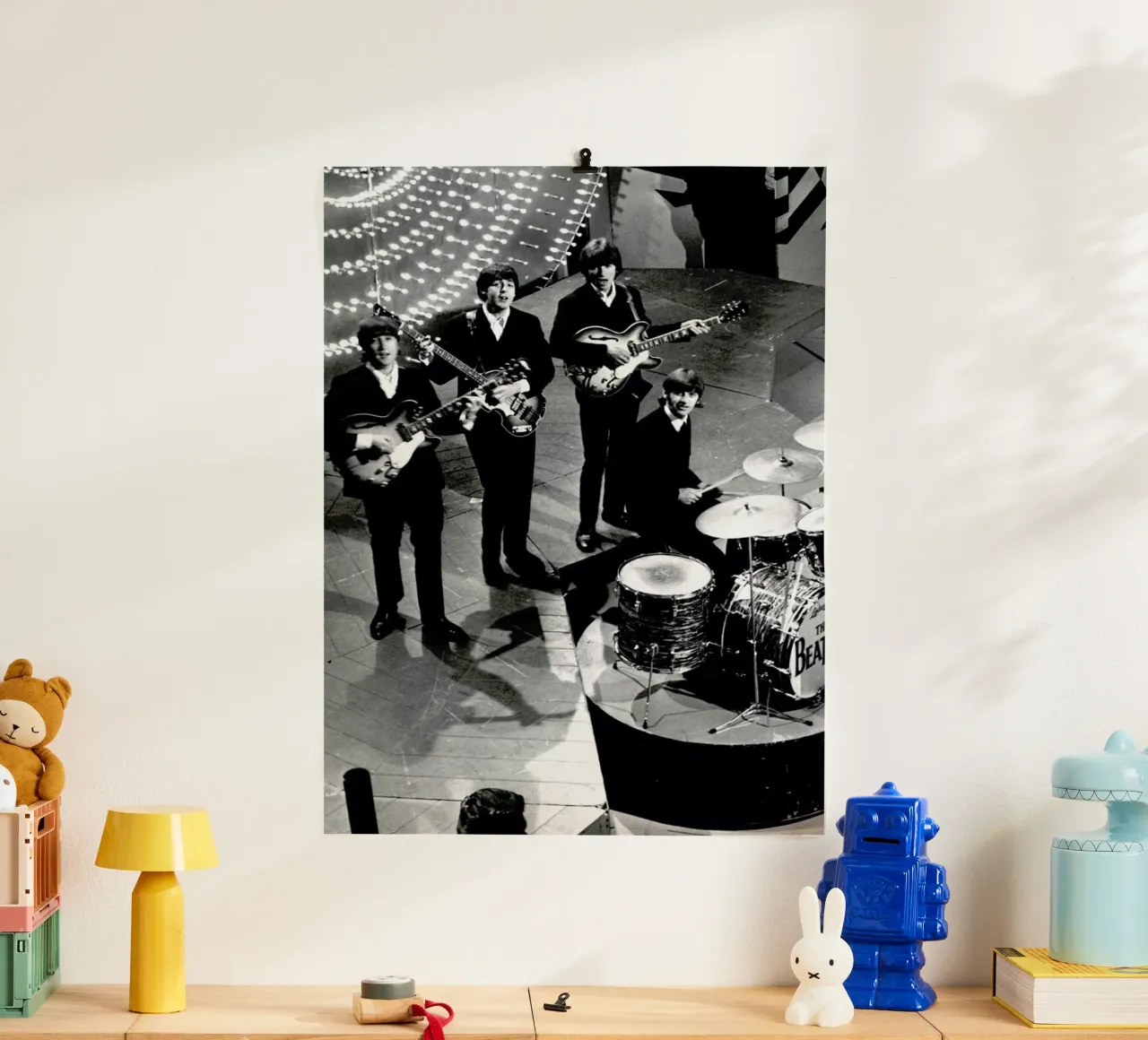 The Beatles, 1966 poster con telaio in plastica da Gallery Print and Art Limited