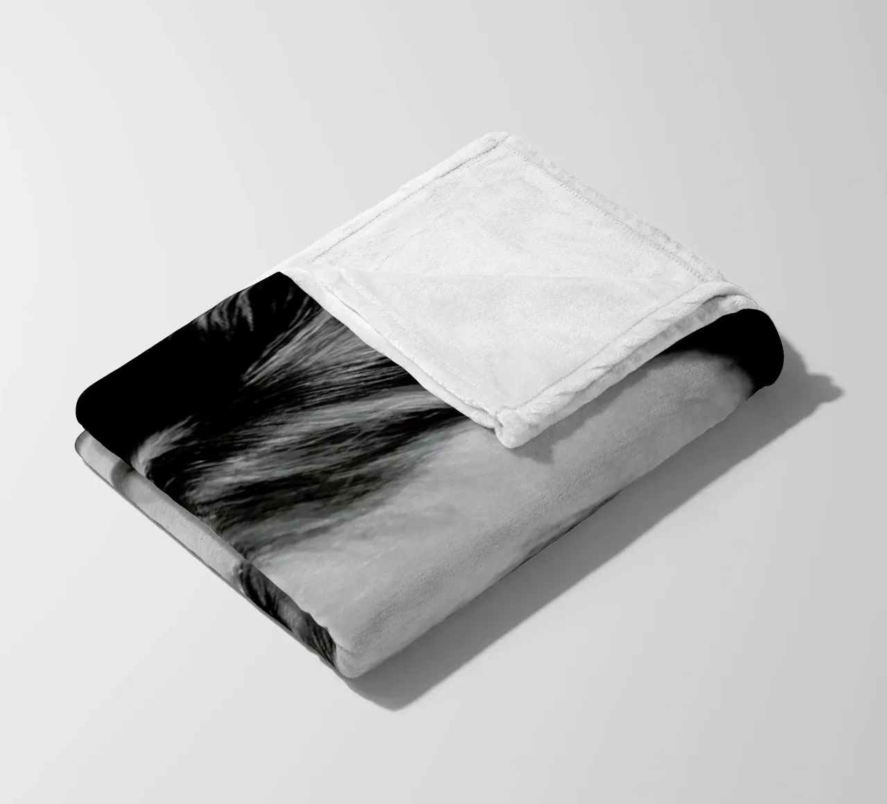 Audrey Hepburn 3 coperta in pile da Gallery Print and Art Limited