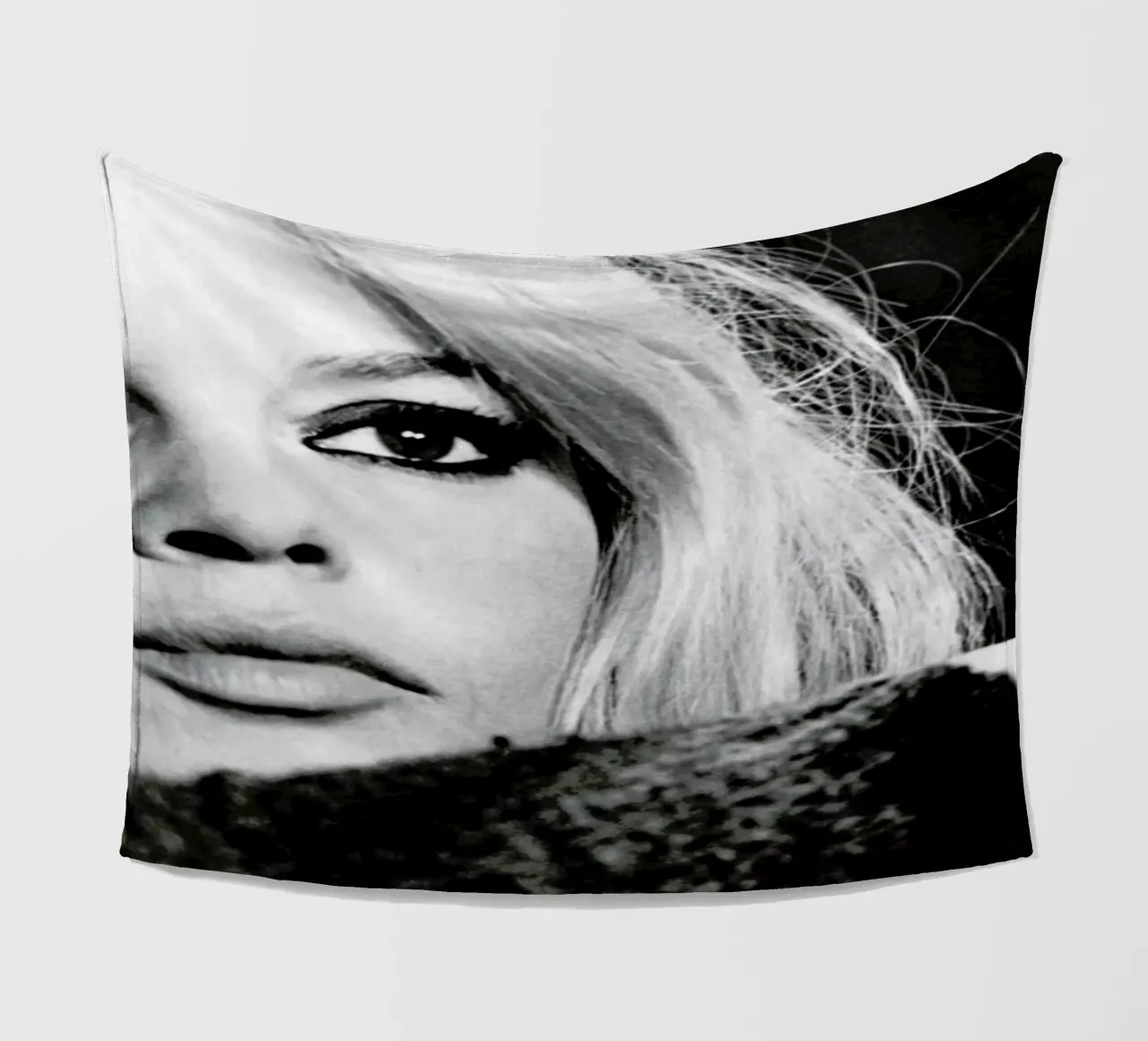 Brigitte Bardot 4 coperta in pile da Gallery Print and Art Limited