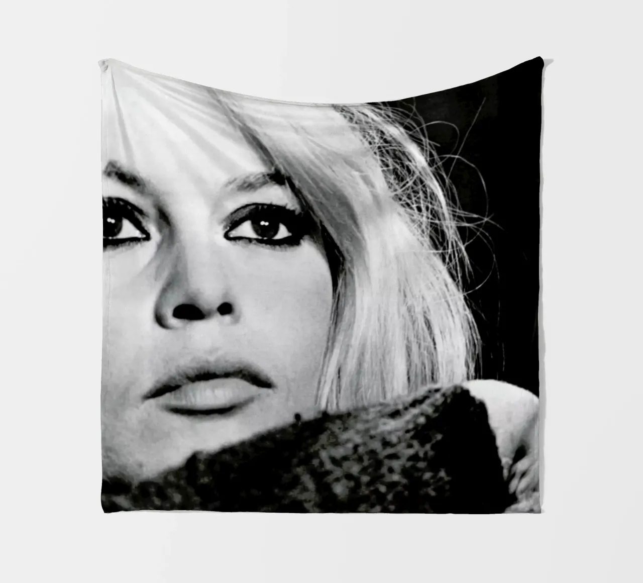 Brigitte Bardot 4 coperta in pile da Gallery Print and Art Limited