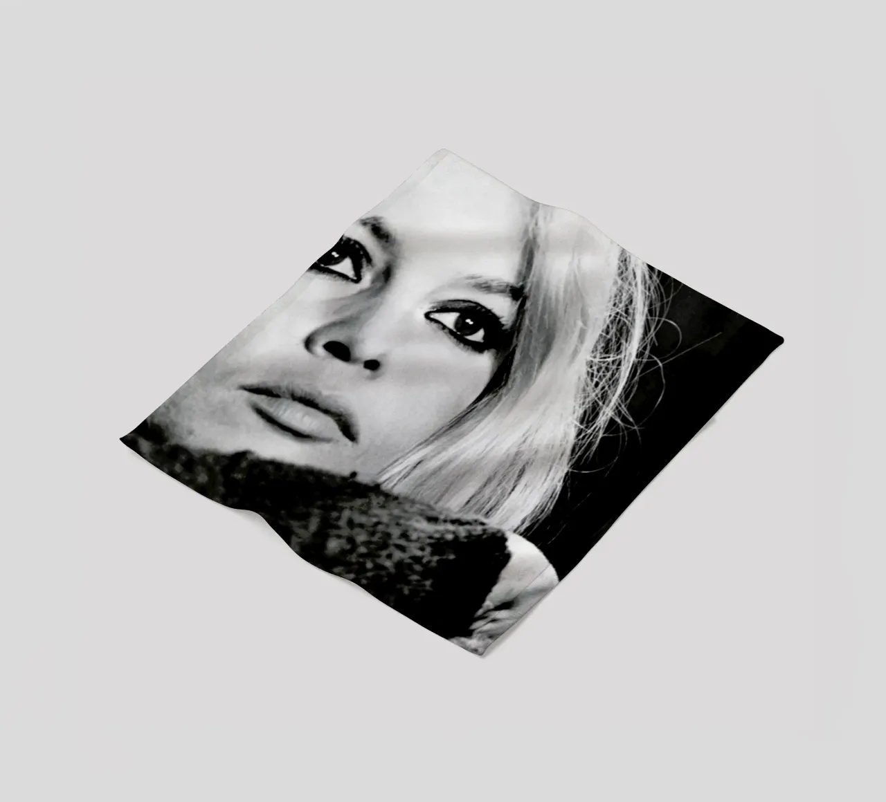 Brigitte Bardot 4 coperta in pile da Gallery Print and Art Limited