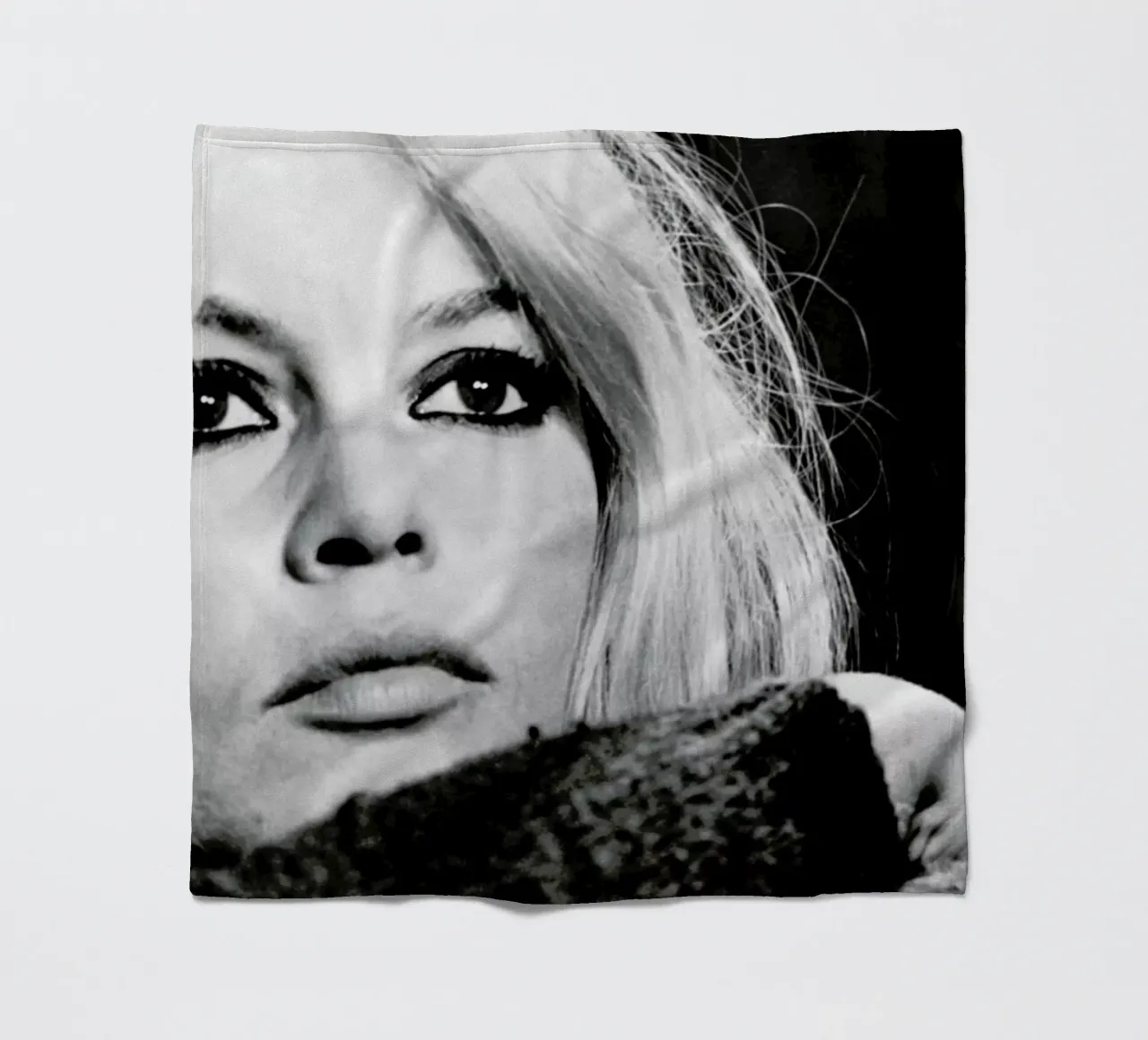 Brigitte Bardot 4 coperta in pile da Gallery Print and Art Limited