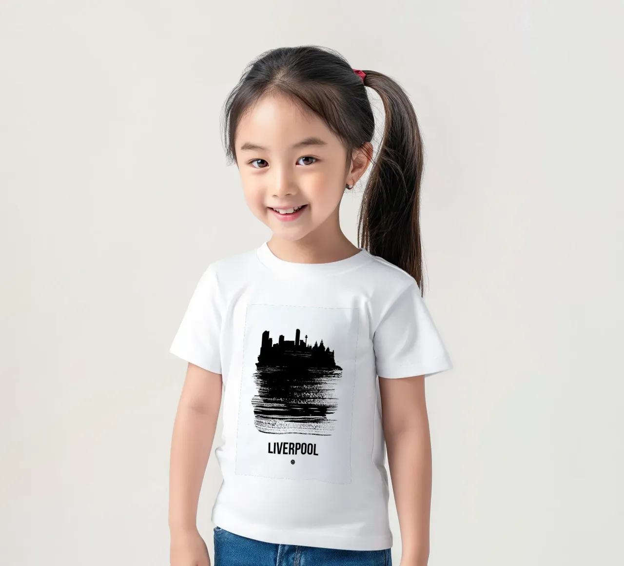 Liverpool Skyline Brush Stroke t-shirt bambini da Naxart