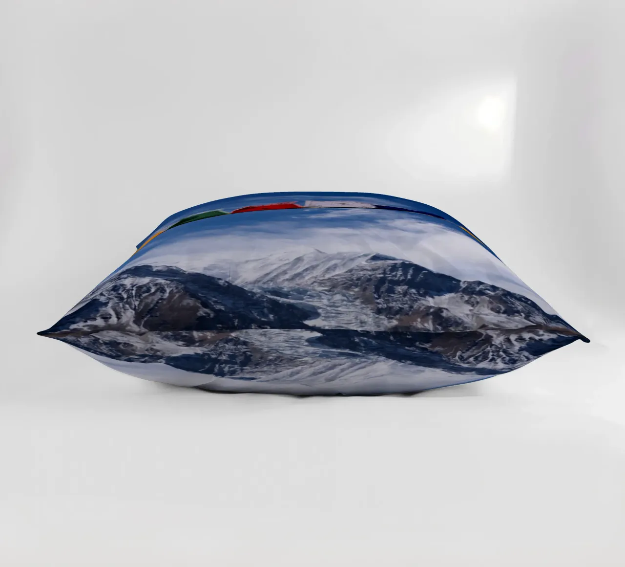 Himalayan Serenity cuscino da FujiPrints