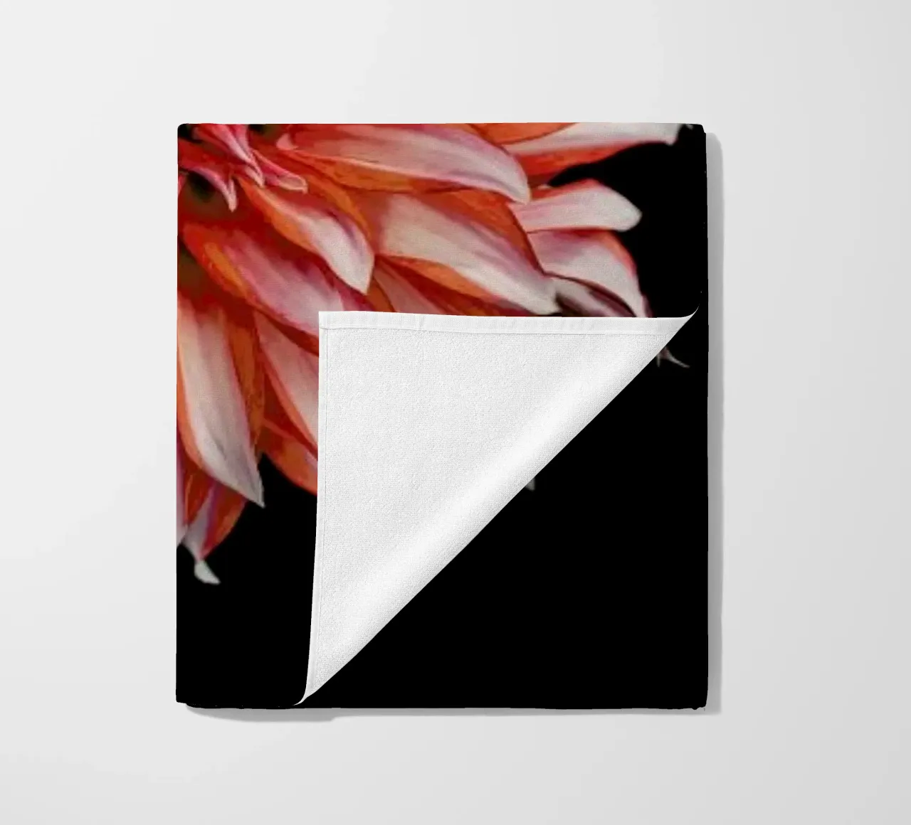 Devil Dahlia telo mare da Curious Collections by Marielle Leenders