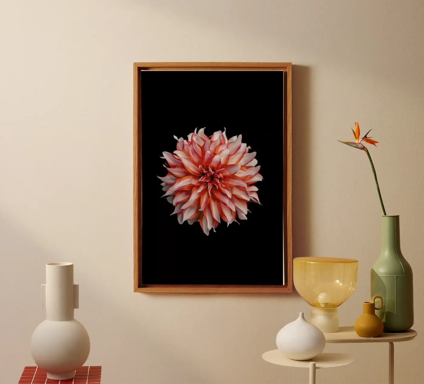 Devil Dahlia canvas van Curious Collections by Marielle Leenders