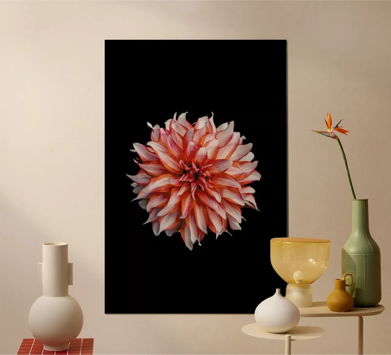 Devil Dahlia poster con telaio in alluminio da Curious Collections by Marielle Leenders