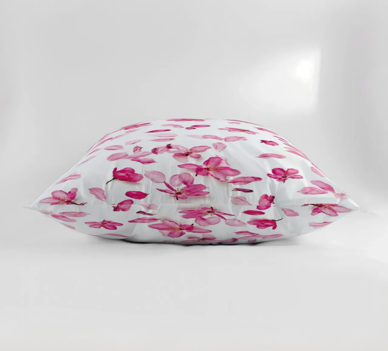 Blossom Fall cuscino da Curious Collections by Marielle Leenders