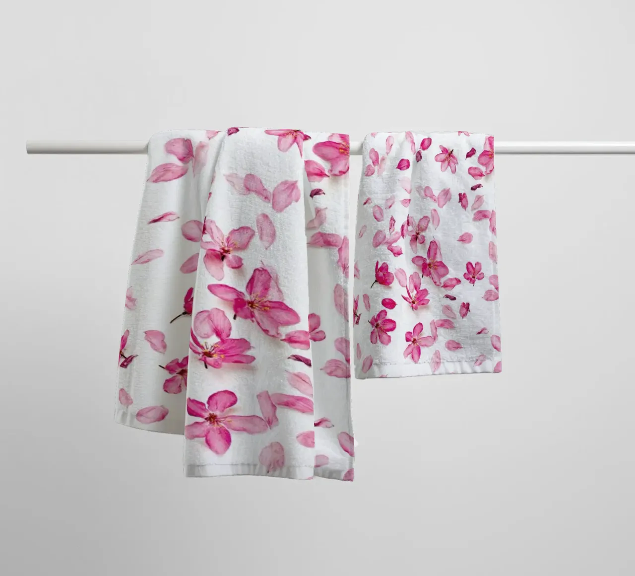 Blossom Fall asciugamano da bagno da Curious Collections by Marielle Leenders