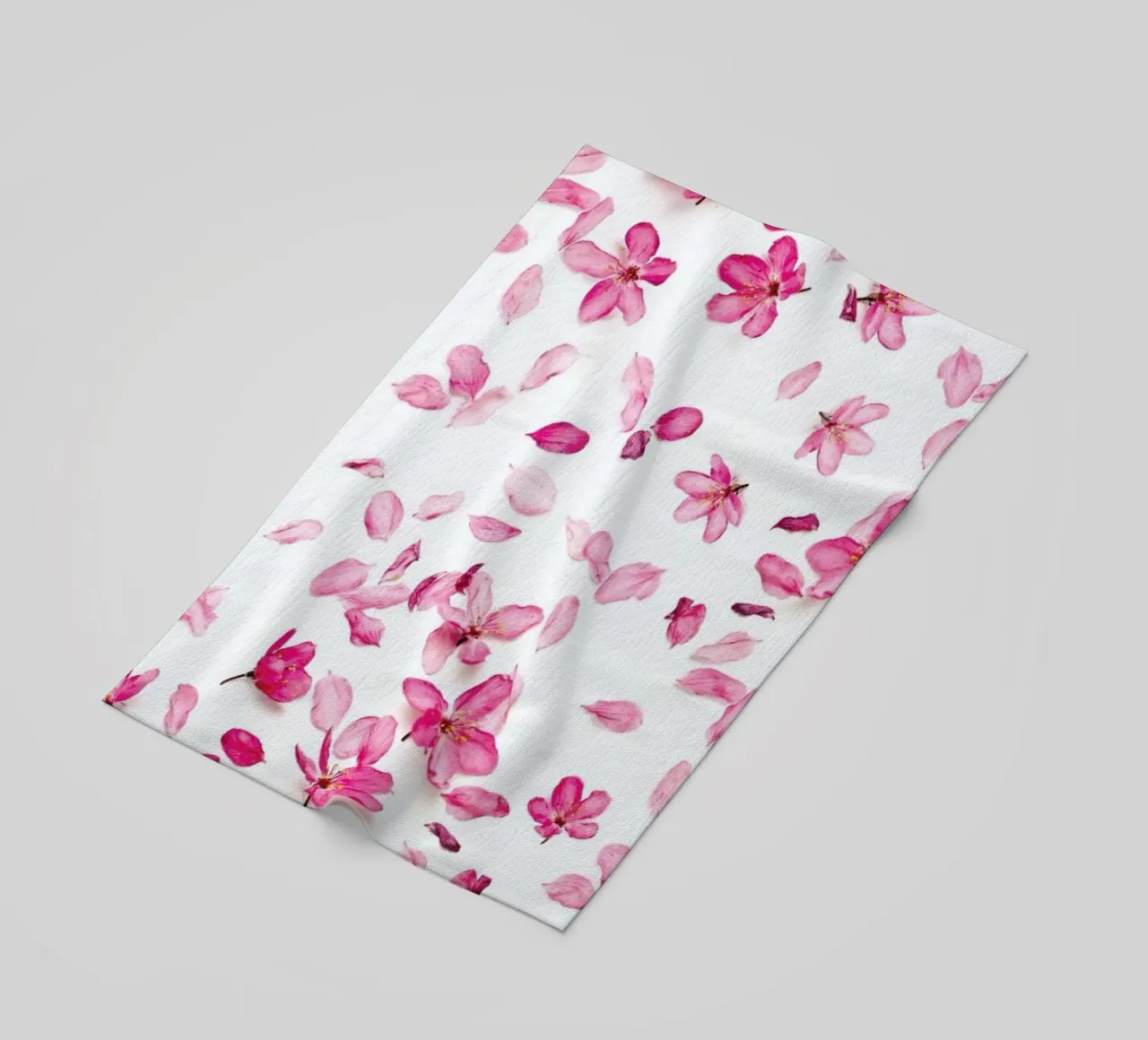Blossom Fall telo mare da Curious Collections by Marielle Leenders