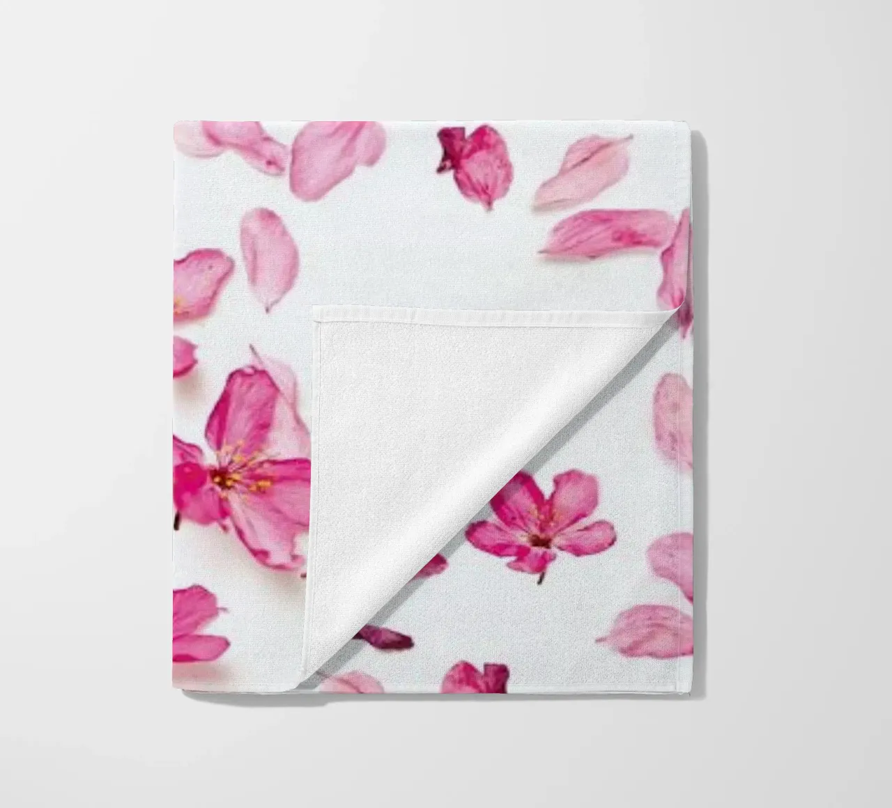 Blossom Fall telo mare da Curious Collections by Marielle Leenders