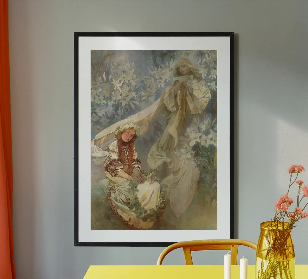 Alphonse Mucha - Madonna dei Gigli poster con telaio in legno da Timeless Artworks