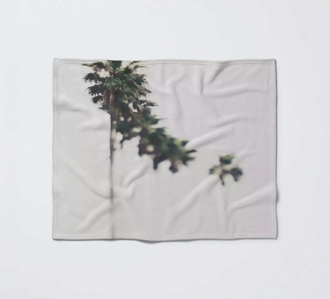 Palms Fleecedecke von Ingrid Beddoes