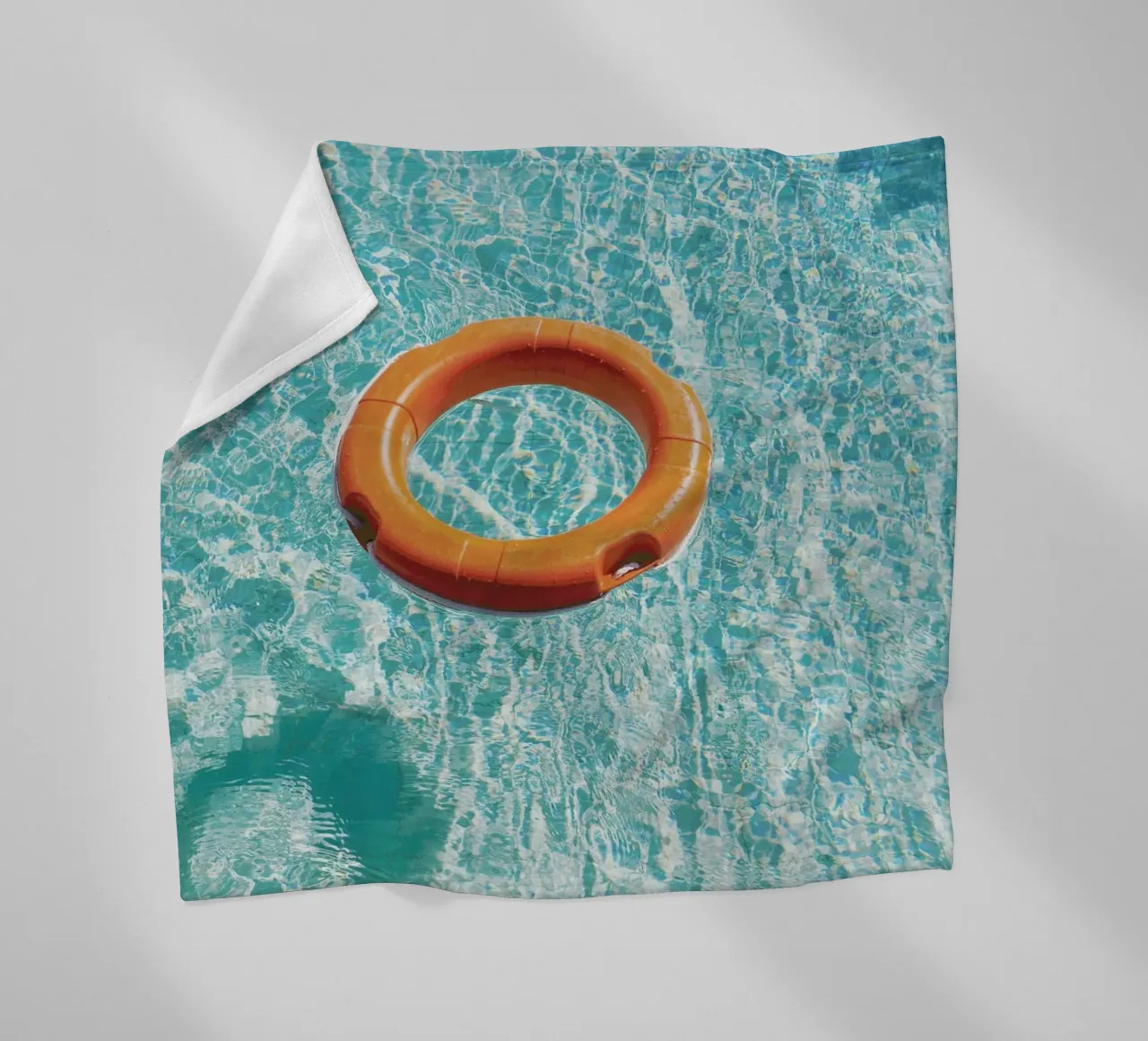 Piscina III coperta in pile da Cassia Beck Photography
