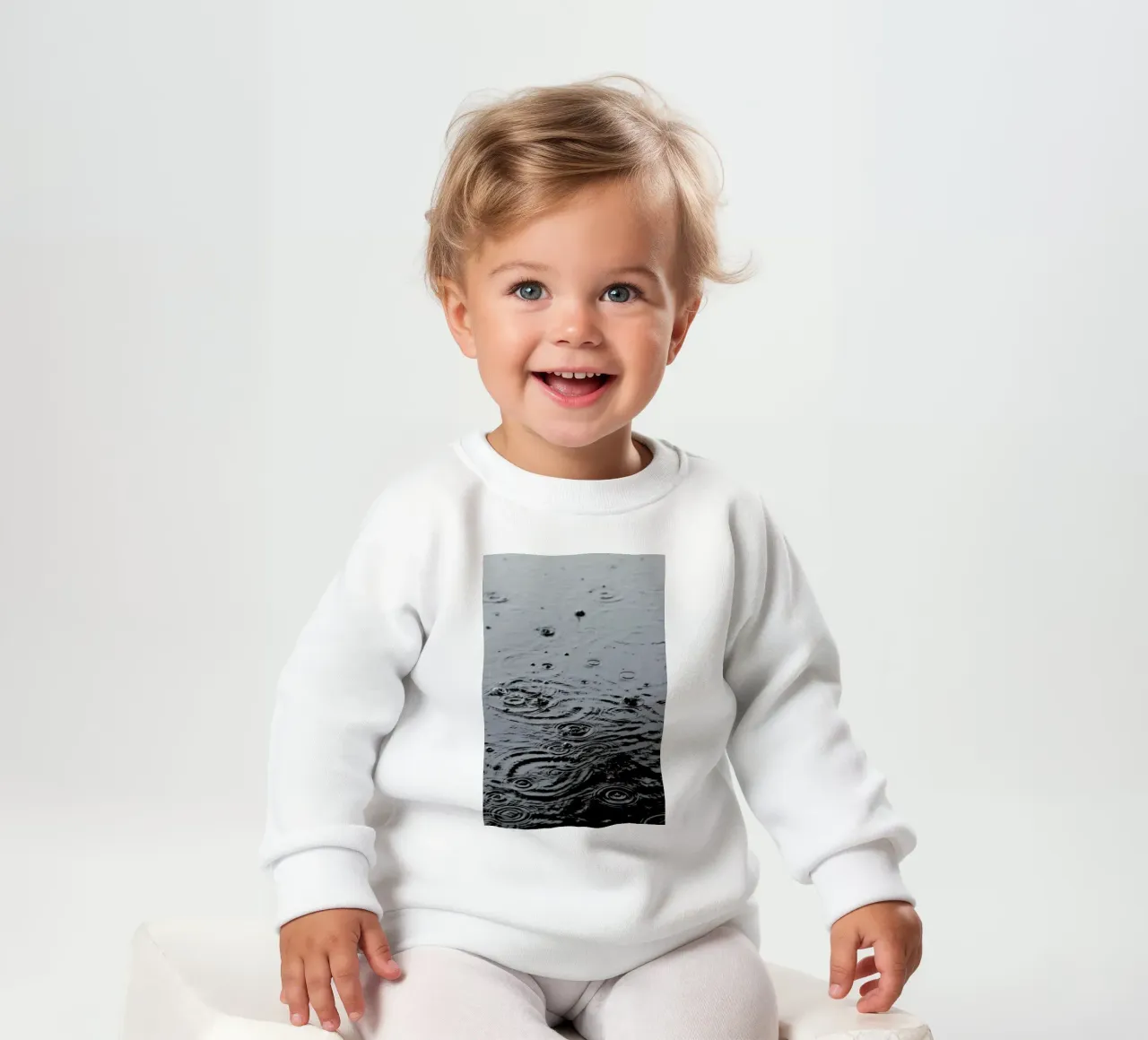 Summer Rain Baby Sweatshirt von Studio Nahili