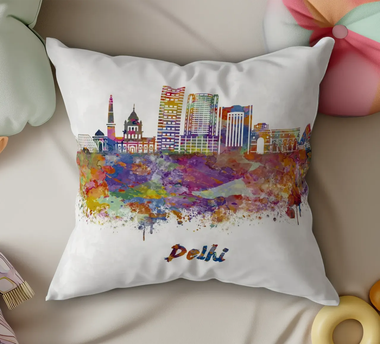 skyline di delhi in acquerello cuscino da ARTVI-SHOP