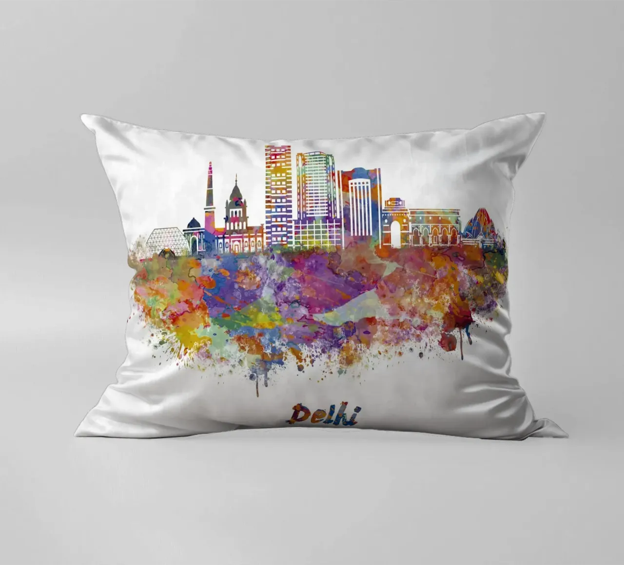 skyline di delhi in acquerello cuscino da ARTVI-SHOP