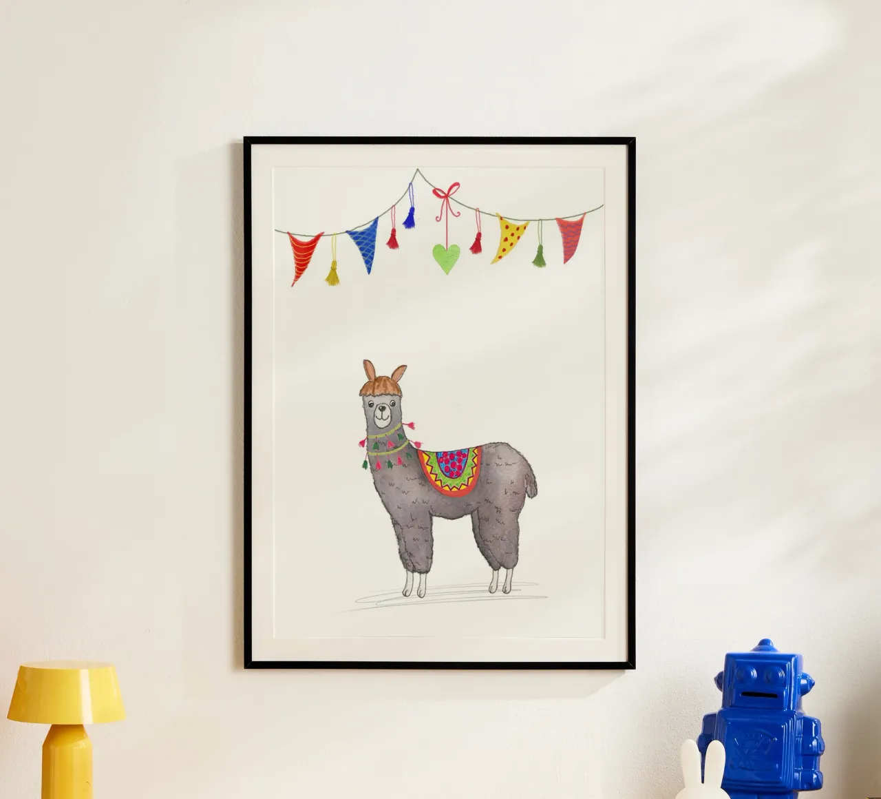 Divertente lama con ghirlanda poster con telaio in legno da Farbwelten
