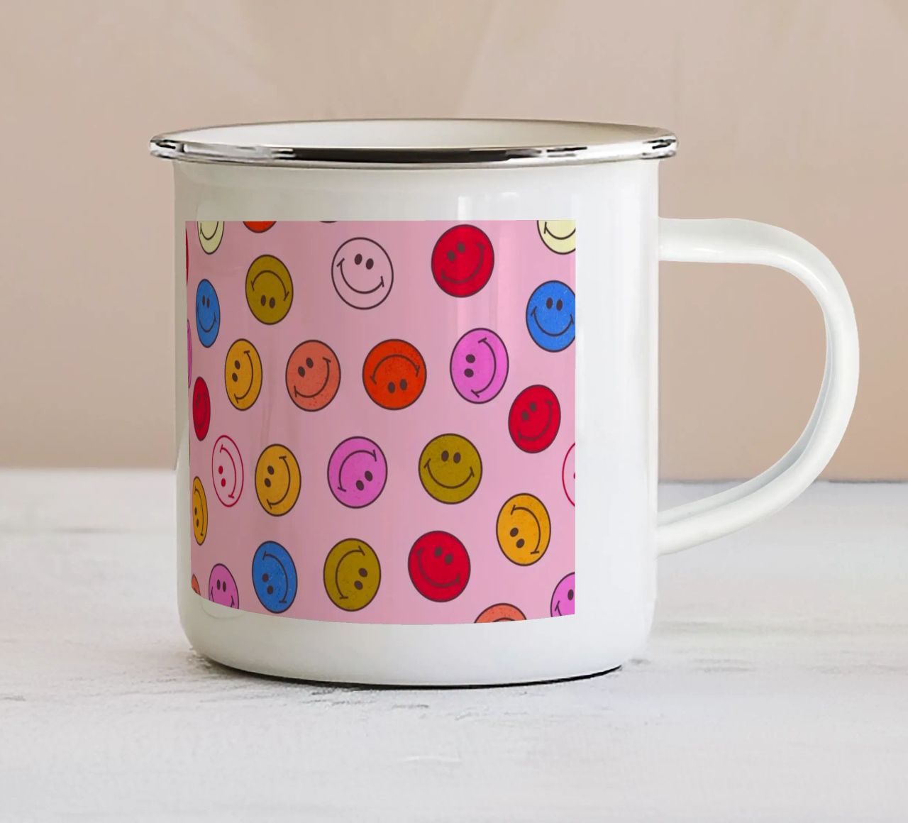 Retro Smiley Faces Seamless Pattern - Neon Colors tazza in smalto da showmemars