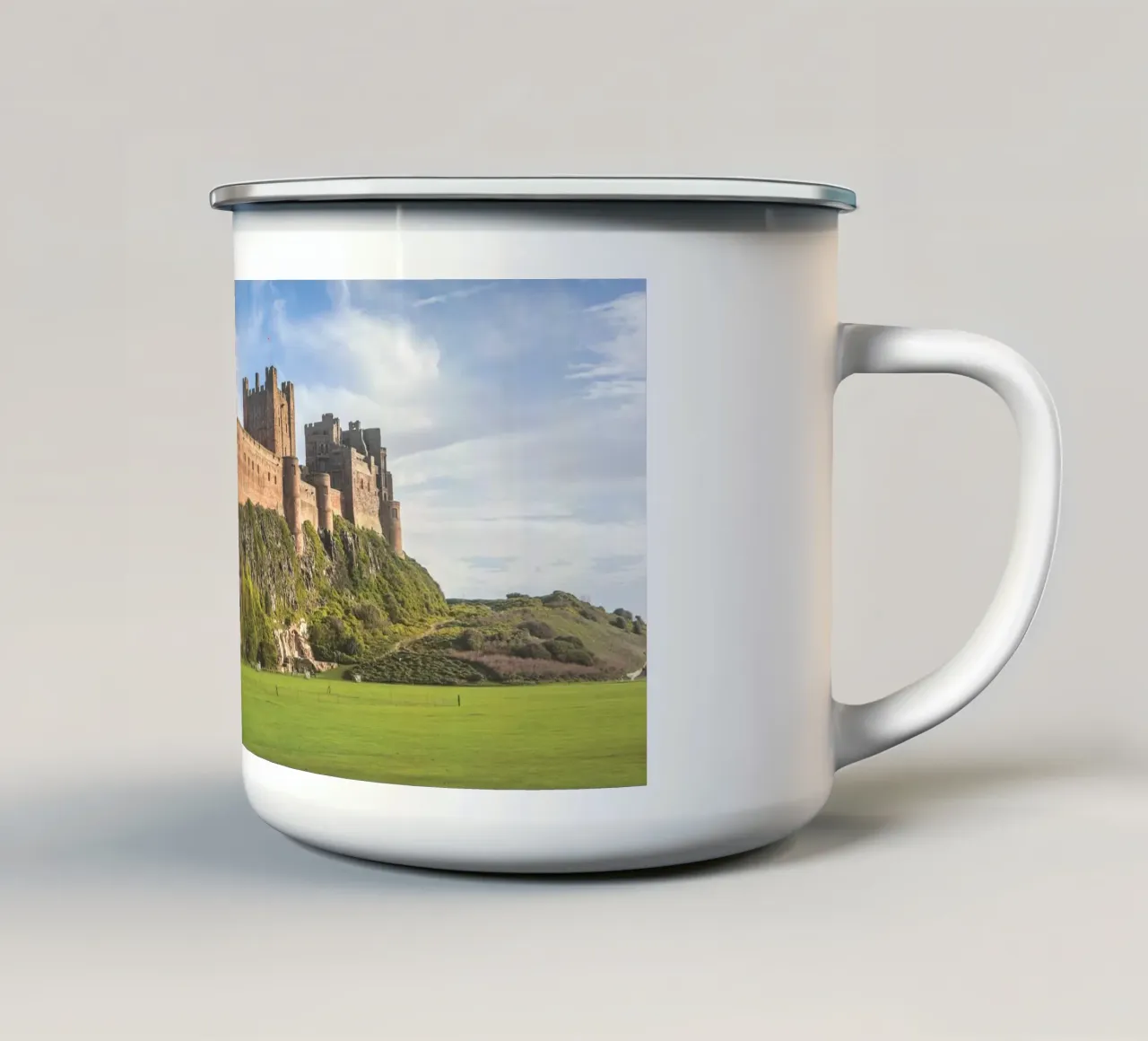 Bamburgh Castle tazza in smalto da Dave Hare Photography
