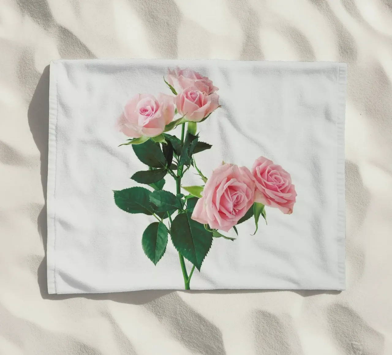 Rose di primavera telo mare da Cassia Beck Photography