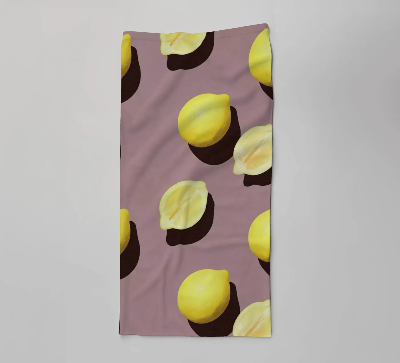 Fruit 19 badhanddoek van STUDIO LEEMO