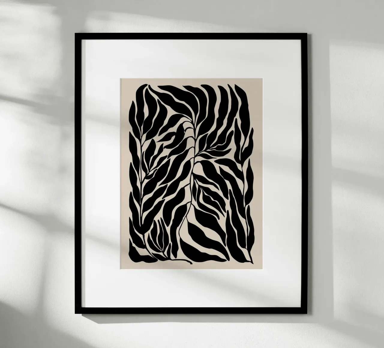 Sagome di foglie nere poster con telaio in plastica da Pictufy Sun & Spirit