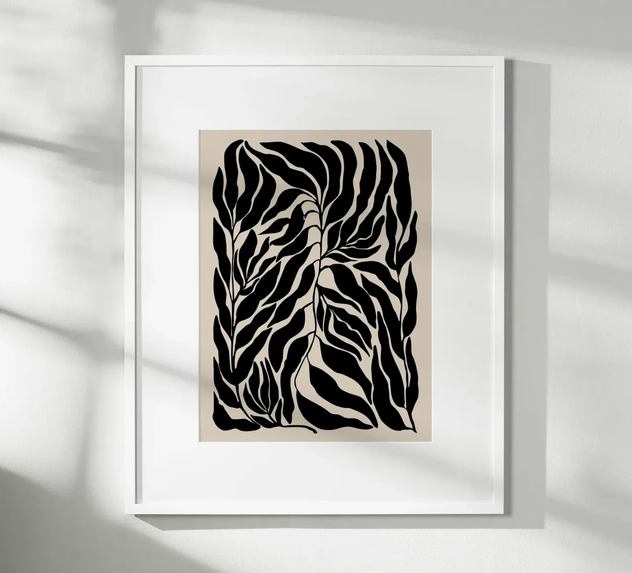 Sagome di foglie nere poster con telaio in plastica da Pictufy Sun & Spirit