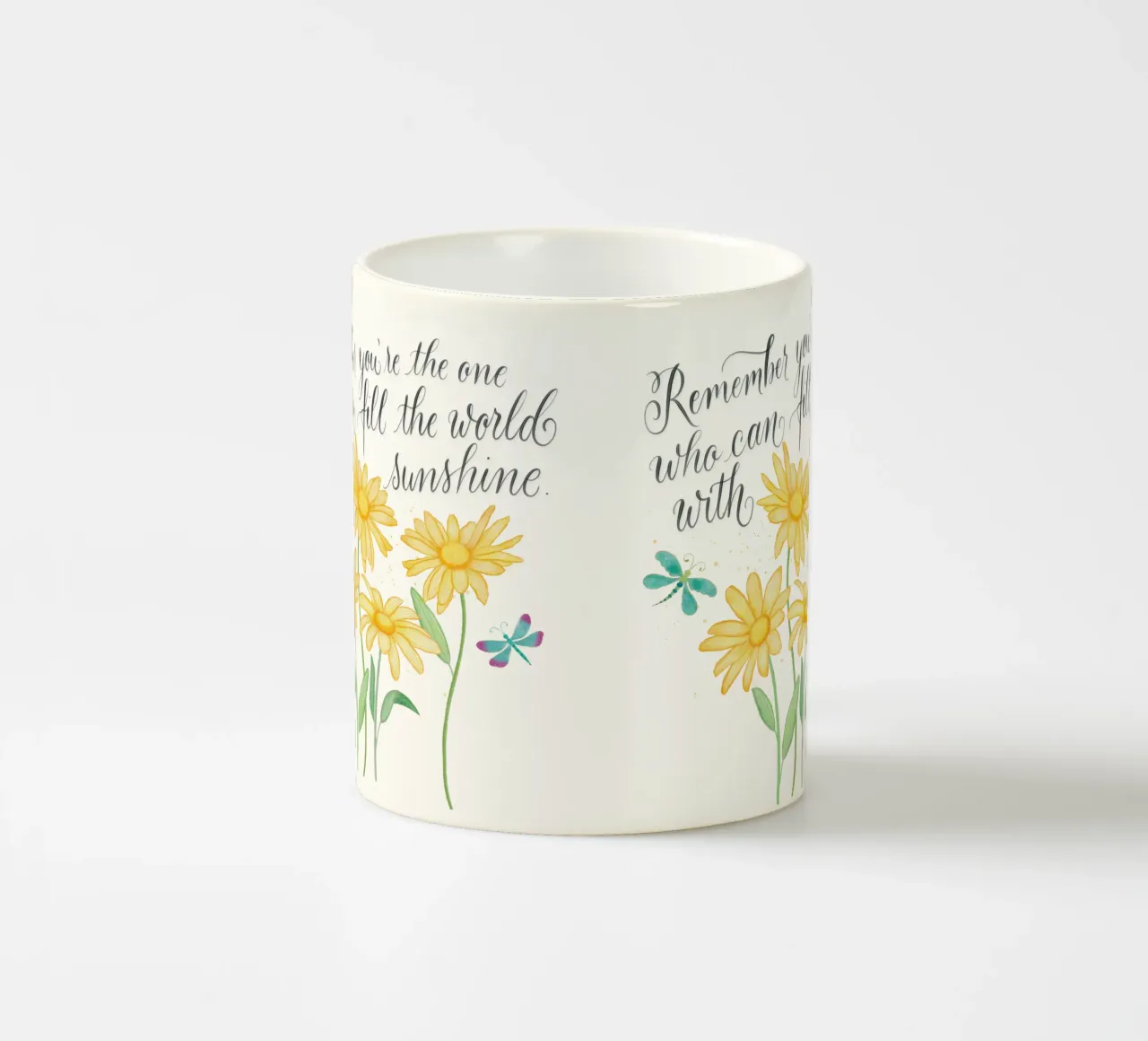 Fiori delicati con libellule. Vibrazioni positive con il sole. tazza in ceramica da CalliLetters