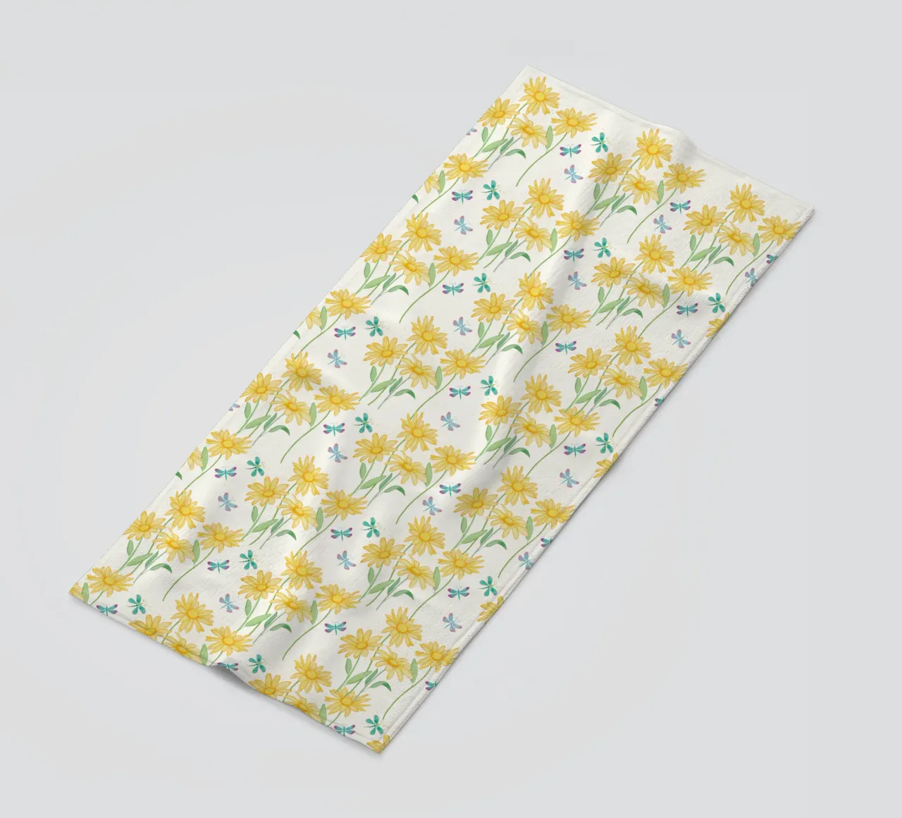 Fiori delicati con libellule. Vibrazioni positive con il sole. telo mare da CalliLetters