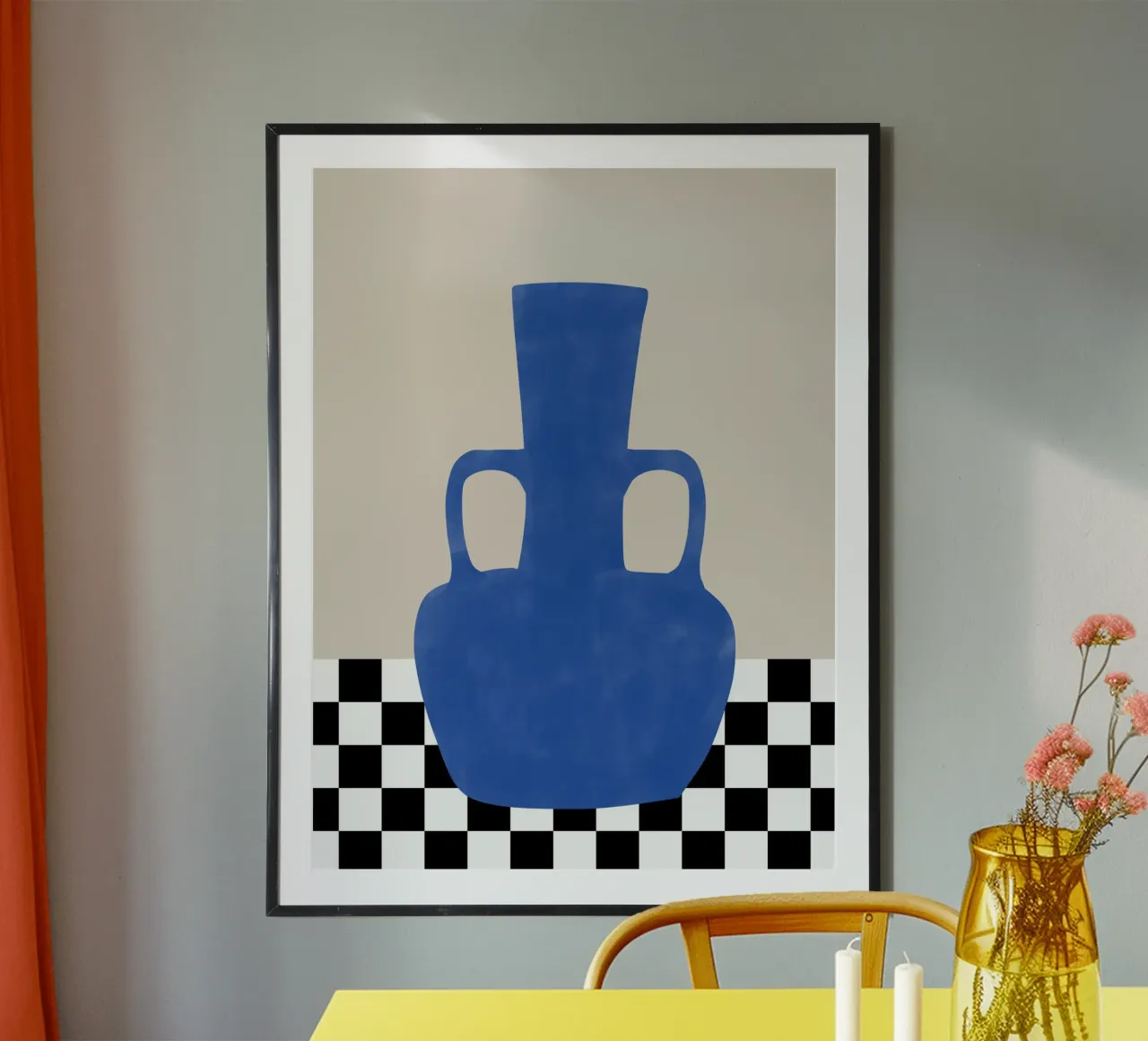 Scacchiera con vaso azzurro poster con telaio in legno da Pictufy Sun & Spirit