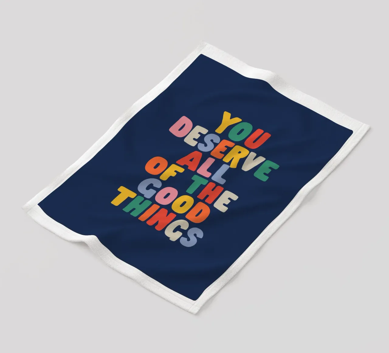 Ti meriti tutte le cose belle Tipografia Good Vibes coperta in pile da THE MOTIVATED TYPE