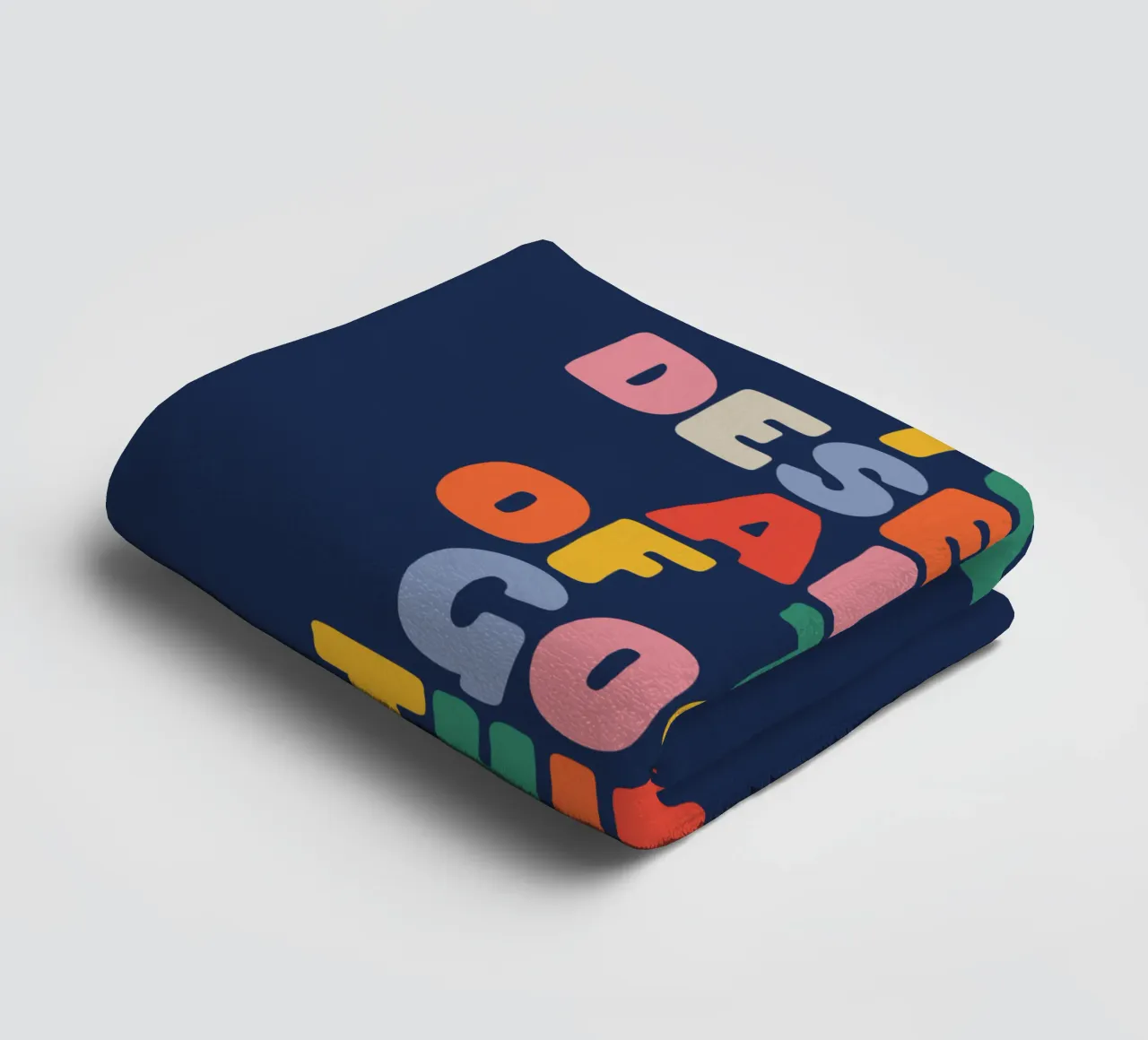 Du verdienst all die guten Dinge Good Vibes Typografie Handtuch von THE MOTIVATED TYPE