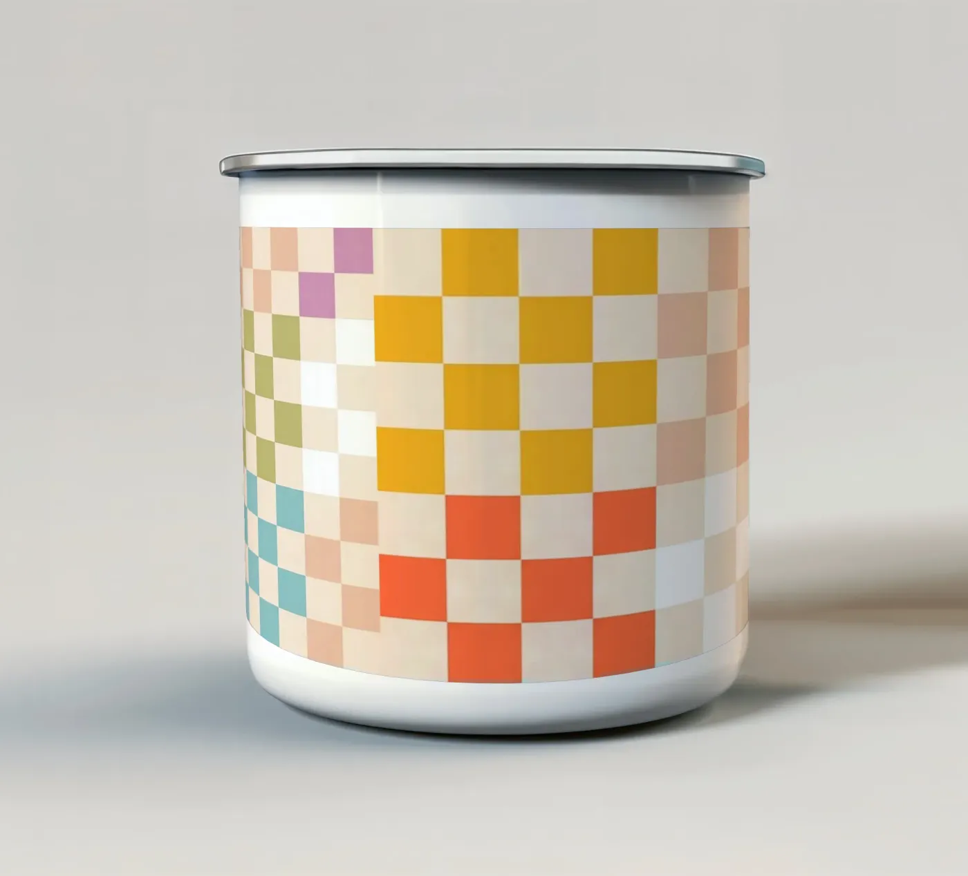 Retro Summer Check Patchwork Pattern tazza in smalto da Dominique Vari Abstract