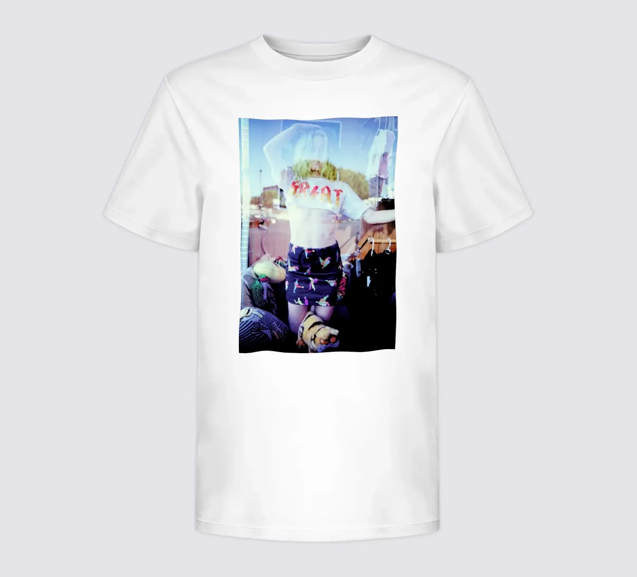 Colors in Hollywood kinder t-shirt van Aysha Banos