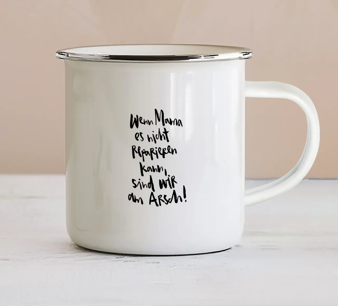 Mama reparieren tazza in smalto da Brushmeetspaper