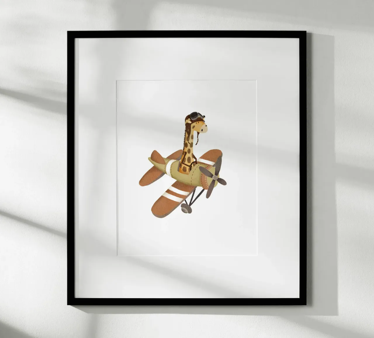 Illustrazione dell'avventura della giraffa aviatore poster con telaio in legno da Urchin Bay Art