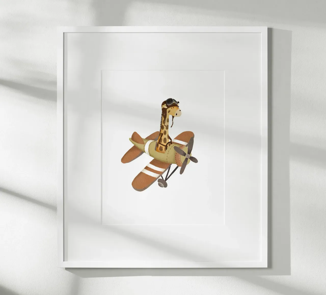Illustrazione dell'avventura della giraffa aviatore poster con telaio in legno da Urchin Bay Art