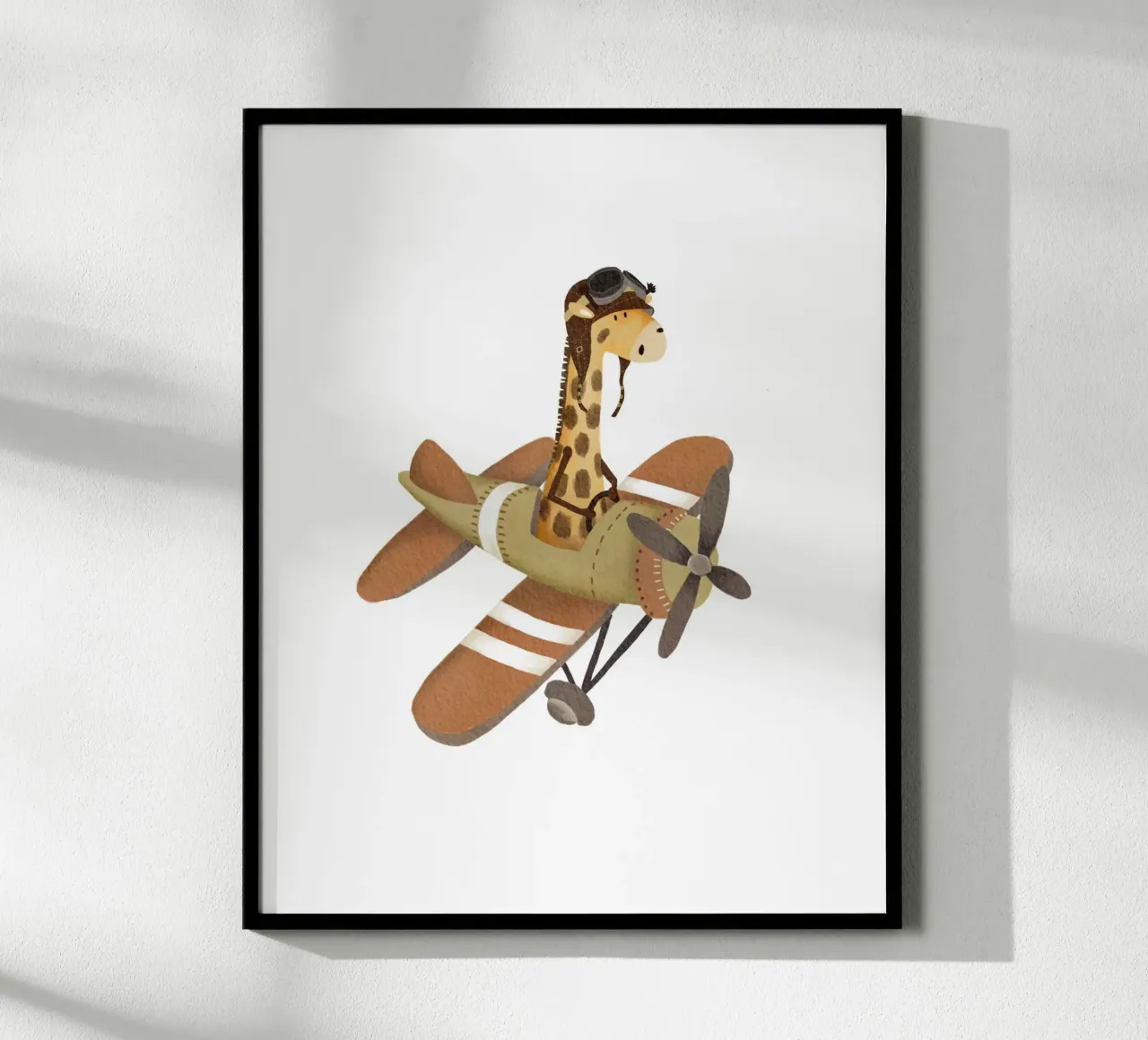 Illustrazione dell'avventura della giraffa aviatore poster con telaio in legno da Urchin Bay Art