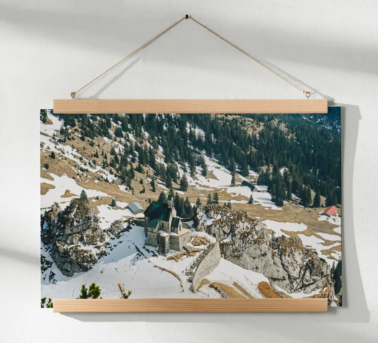 Kerk in de bergen - uitzicht in de Duitse Alpen poster van Bold and Retro