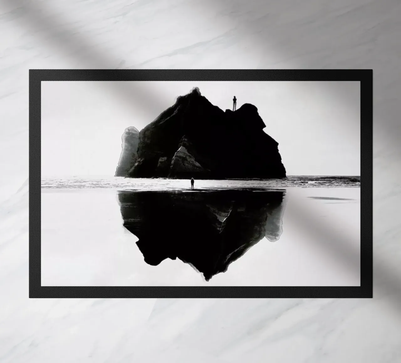 Black Isolation Island zerbino da Stoian Hitrov