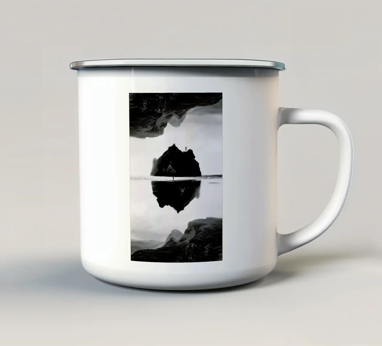 Black Isolation Island tazza in smalto da Stoian Hitrov