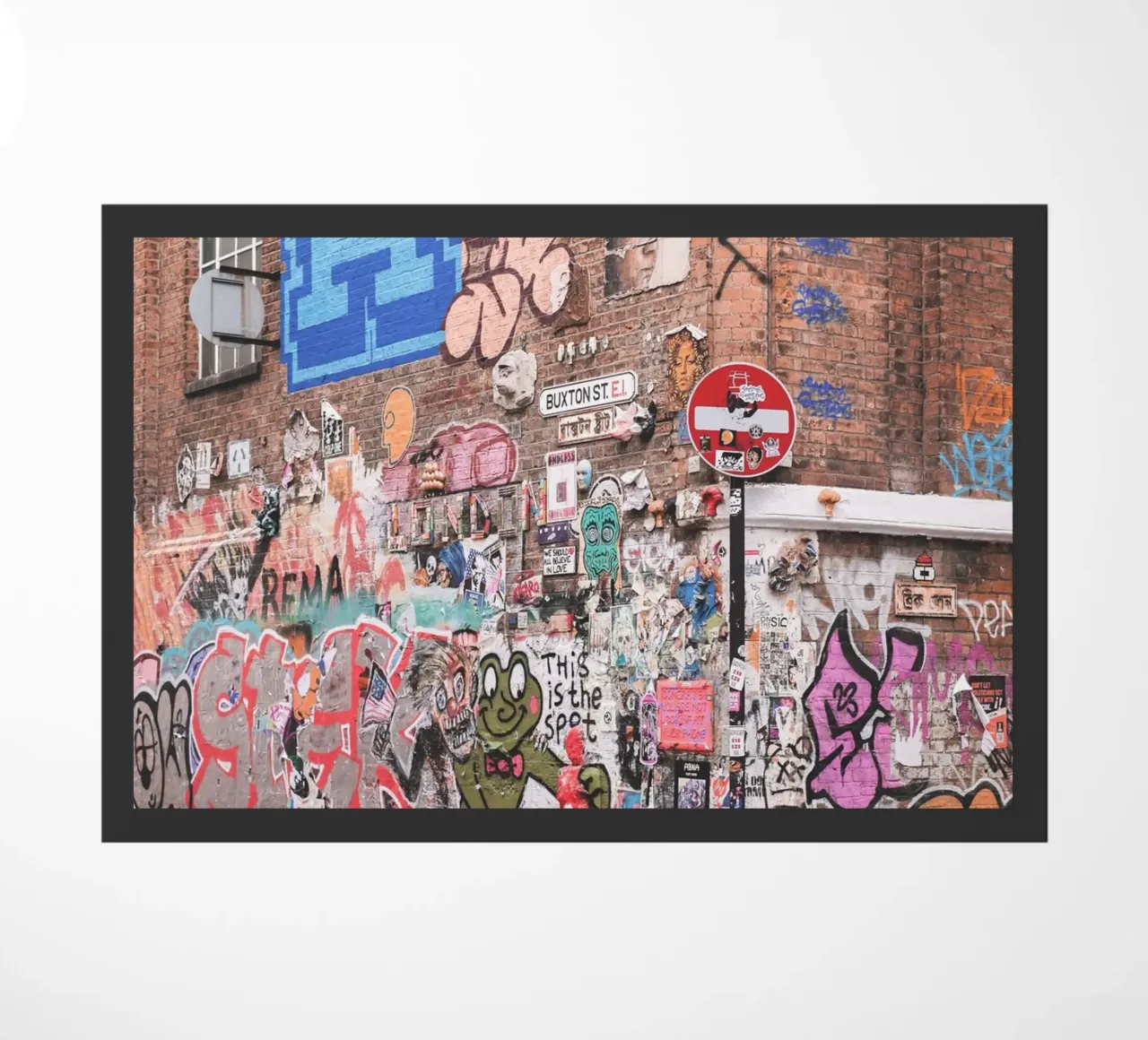Londra, Inghilterra I Graffiti colorati di street art Shoreditch zerbino da Julie Travel Photography