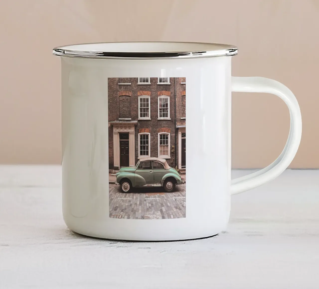 Londra, Inghilterra I Auto d'epoca retrò tazza in smalto da Julie Travel Photography