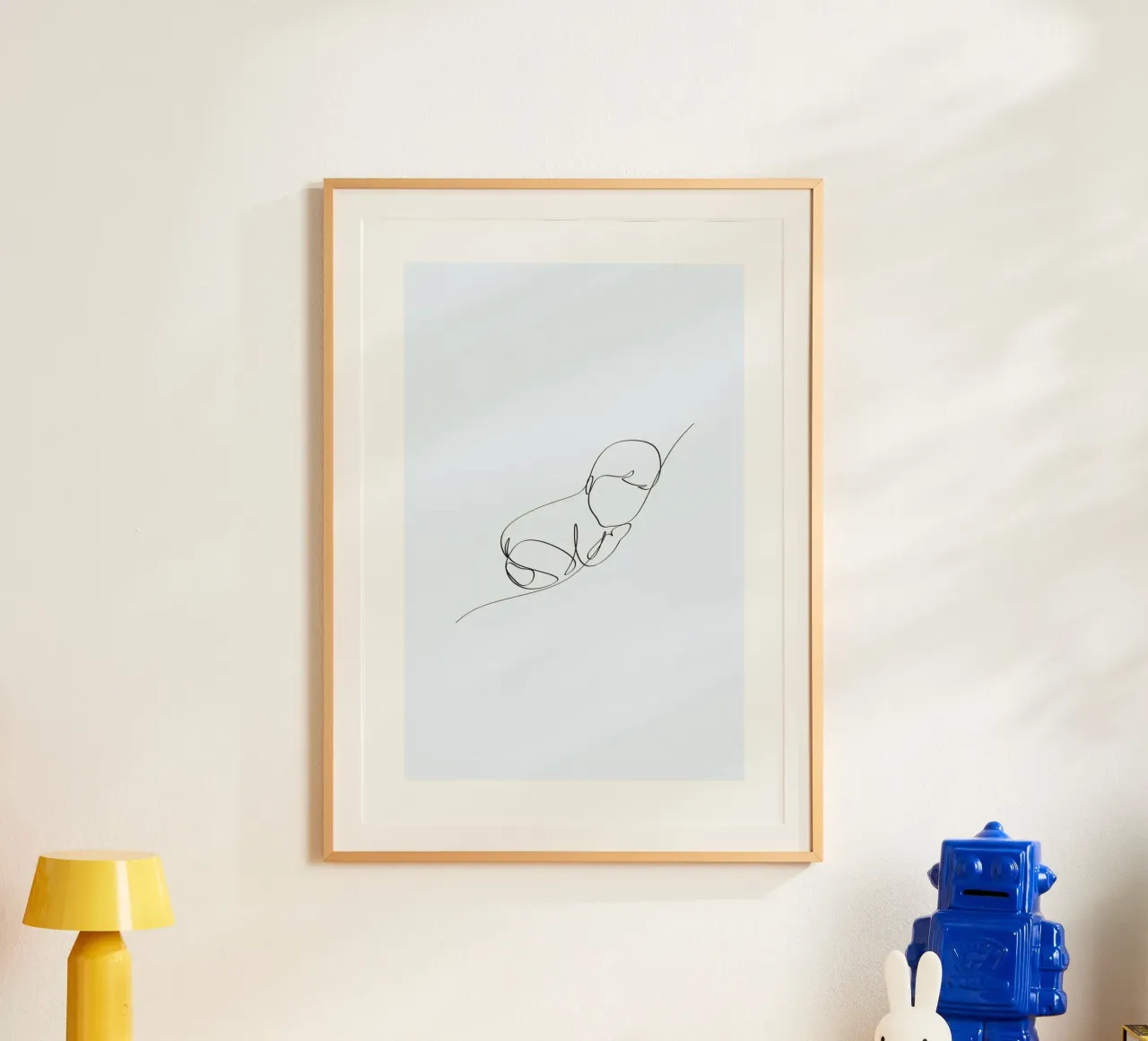 One Line Baby Boy poster con telaio in alluminio da KidzStudio