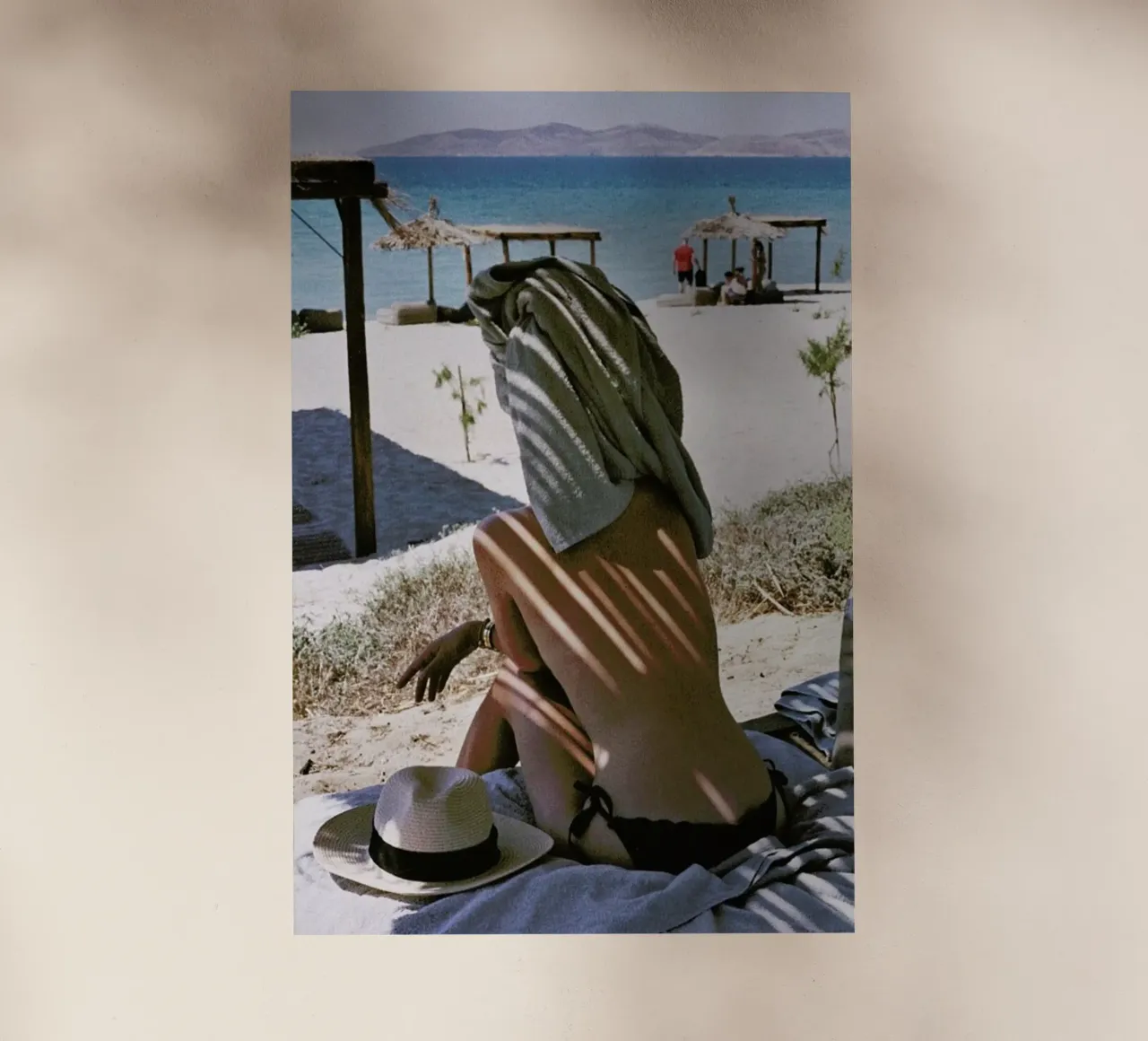 Towel Series backlit film by NET Talents GmbH