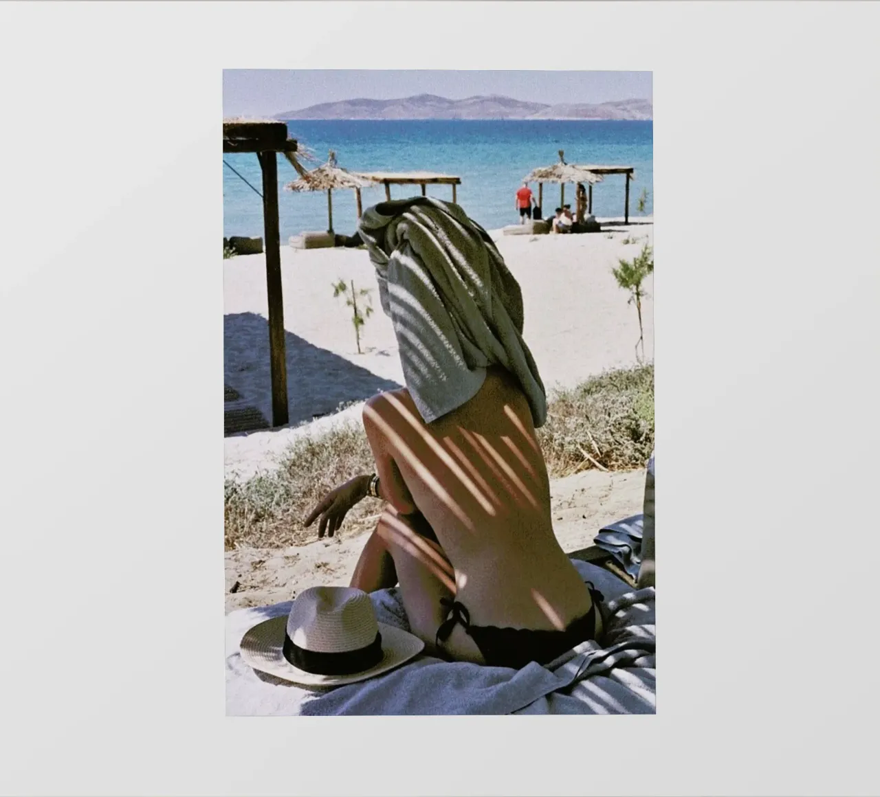 Towel Series backlit film by NET Talents GmbH