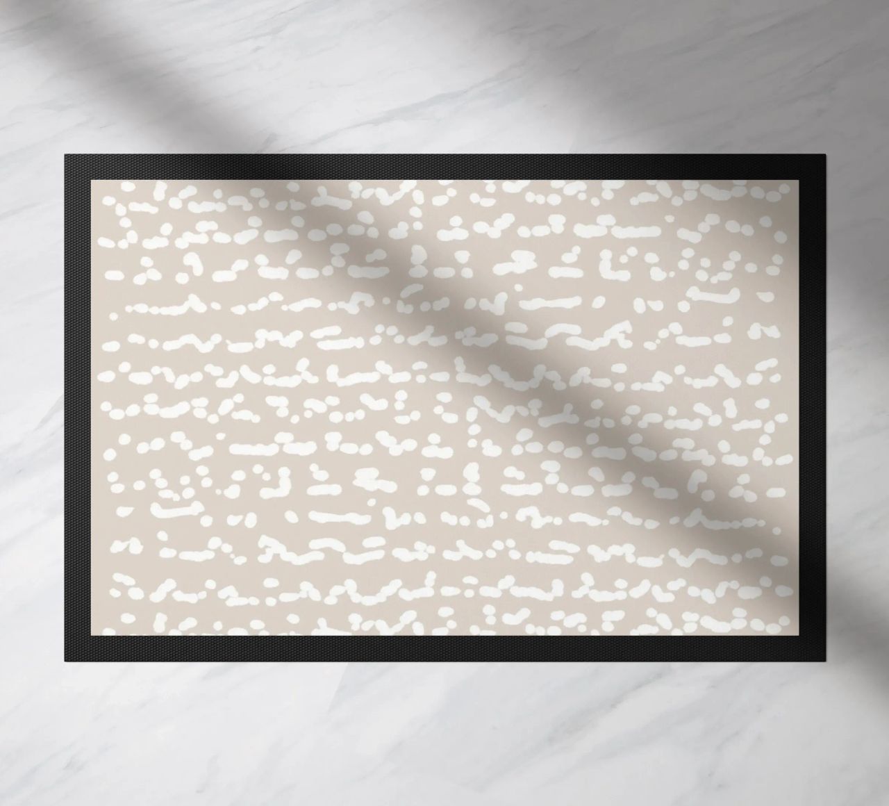 Scribbled Fuzzy Shapes | Neutral Abstract Minimalism Fußmatte von sabidussi